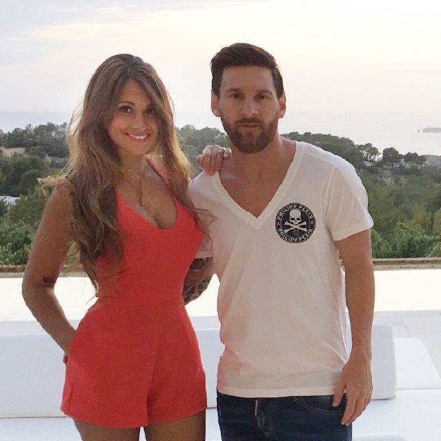 Vợ Messi là người rất xinh đẹp gợi cảm