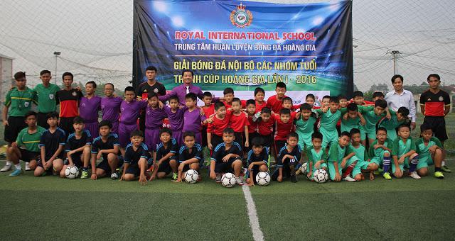 Trung tâm bóng đá Hoàng Gia - dạy bóng đá trẻ em tphcm