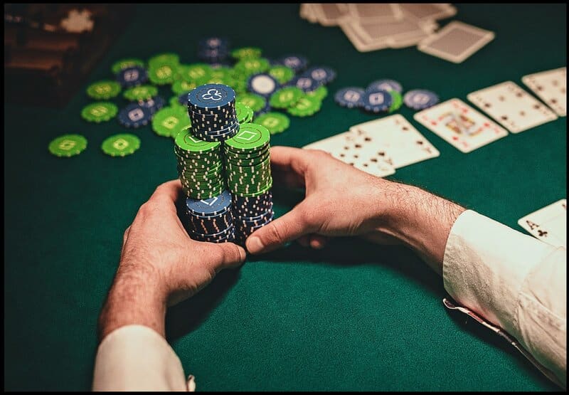 Cách giành pot in poker