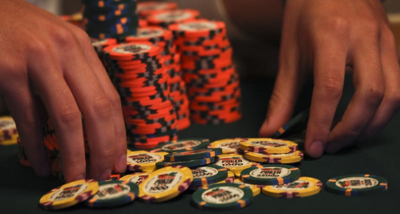 Chiêu bịp Poker thứ ba: Giấu tiền cược