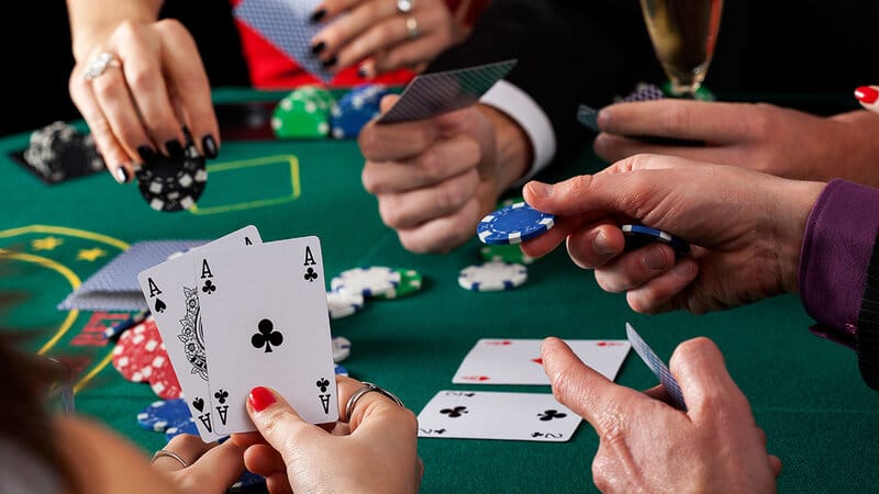 Chiêu bịp Poker thứ năm: Giả vờ check bài