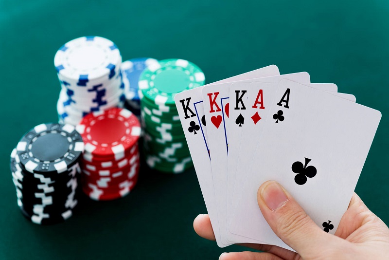 Giới thiệu tổng quan về chơi bài Poker
