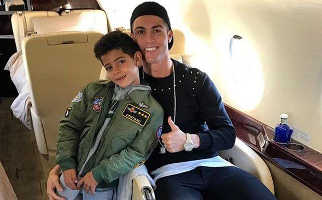 Tài năng thiên bẩm của con trai Ronaldo