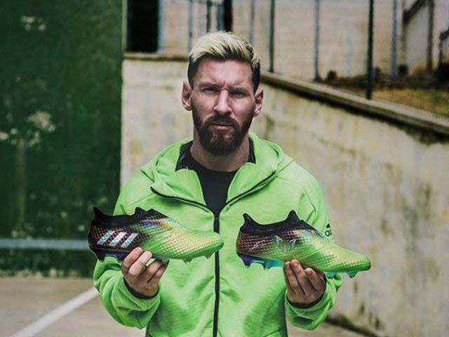 Giày của Messi 2016
