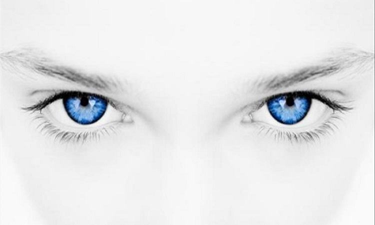 Mơ thấy cặp mắt xanh là điềm tốt