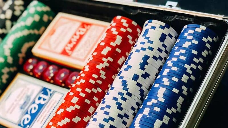 Poker chips hay bộ phỉnh chơi Poker trong các sòng Casino