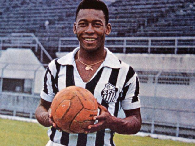 Pele trở thành báu vật quốc gia trong thời gian thi đấu tại Santo